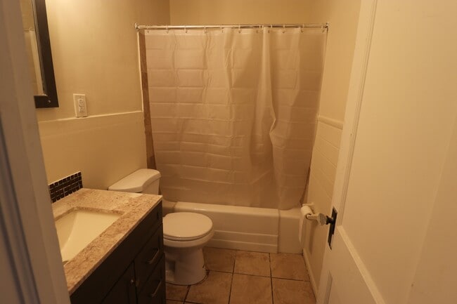 Building Photo - 504 Sequoyah Dr