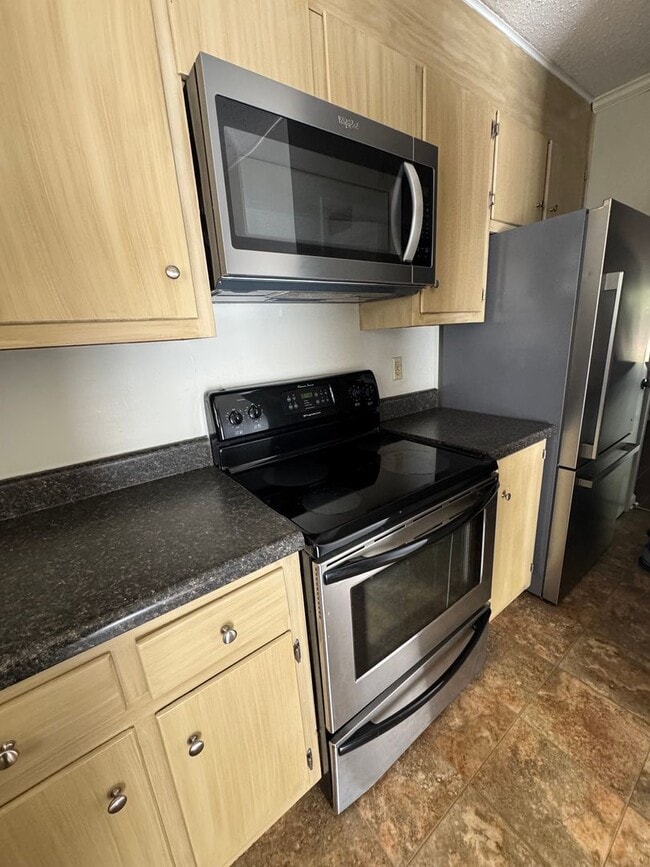 Building Photo - Spacious 2BR Townhome in Prime North of the River Location – Minutes from UA & Downtown