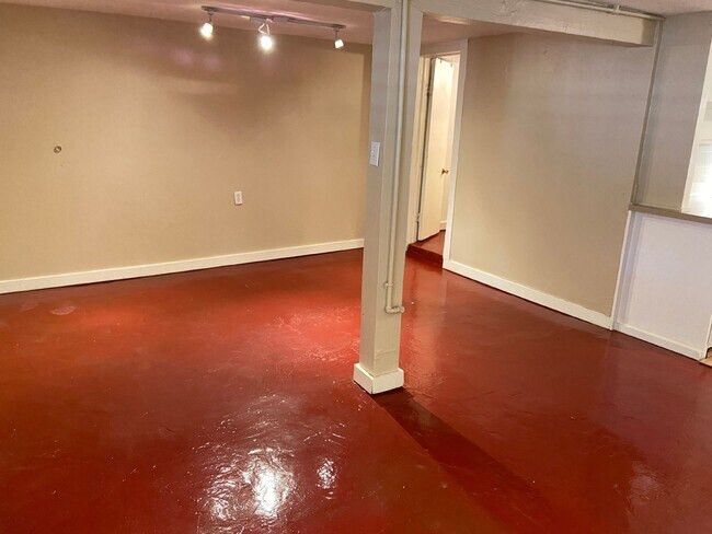 Building Photo - 2520 20th St