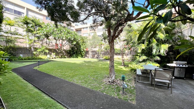 Building Photo - AVAILABLE NOW! 2-Bedroom, 2-Bath Corner Un...