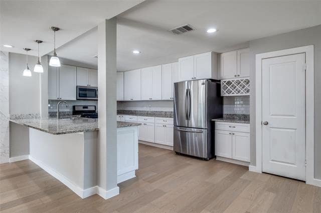 Building Photo - 9630 Lynbrook Dr