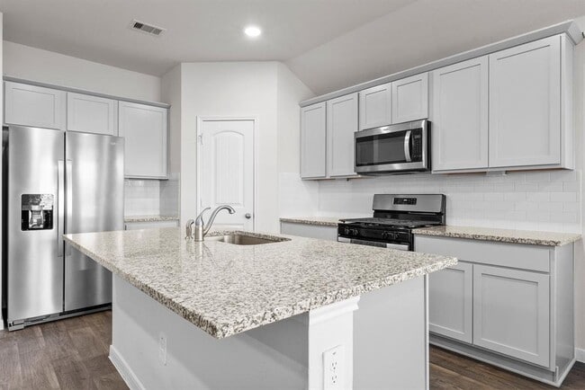 Building Photo - 320 Darwin Pl