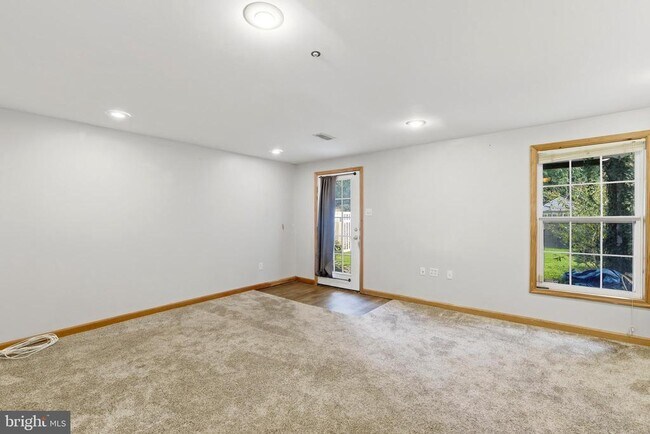 Building Photo - 2169 Sewanee Dr