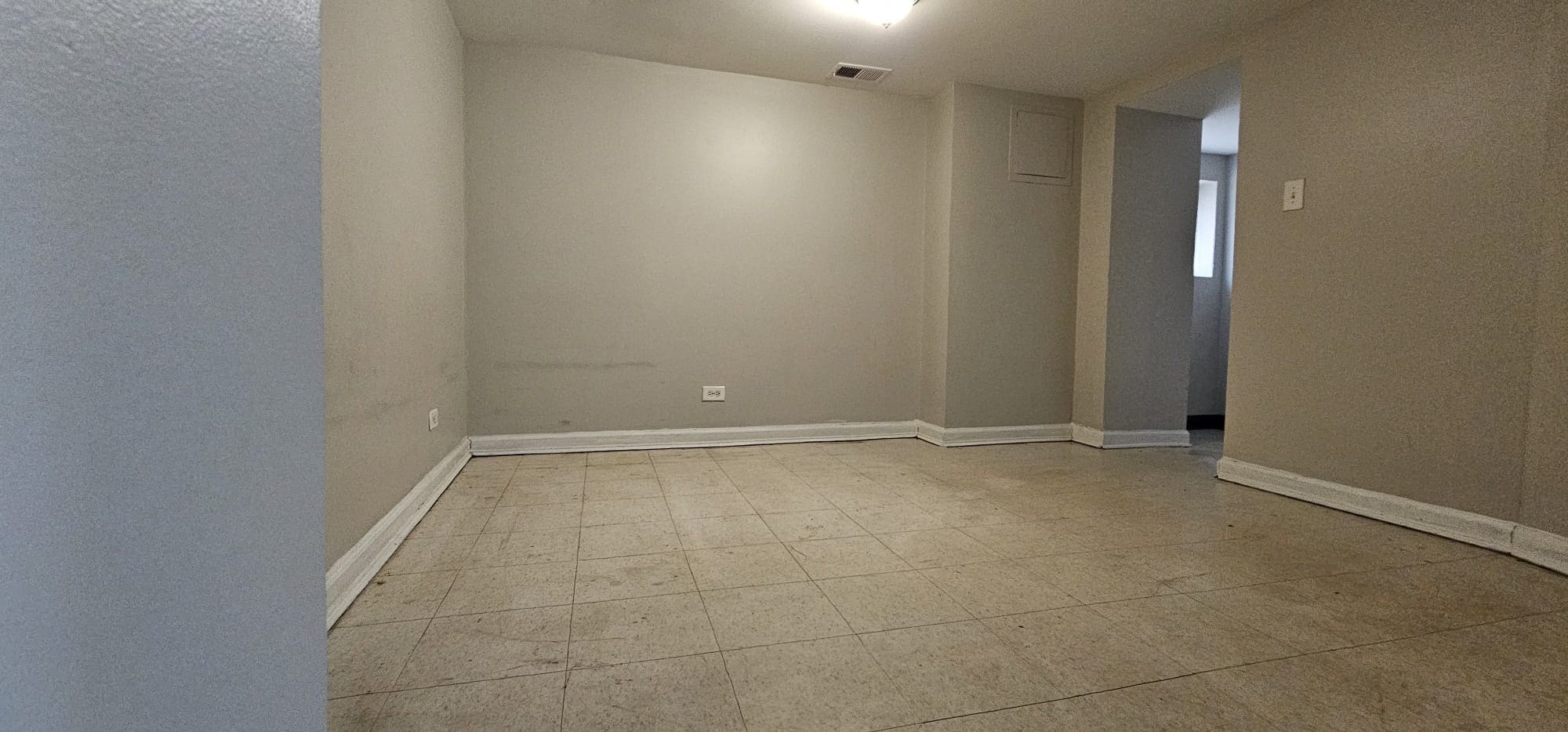 Building Photo - 2308 N Meade Ave