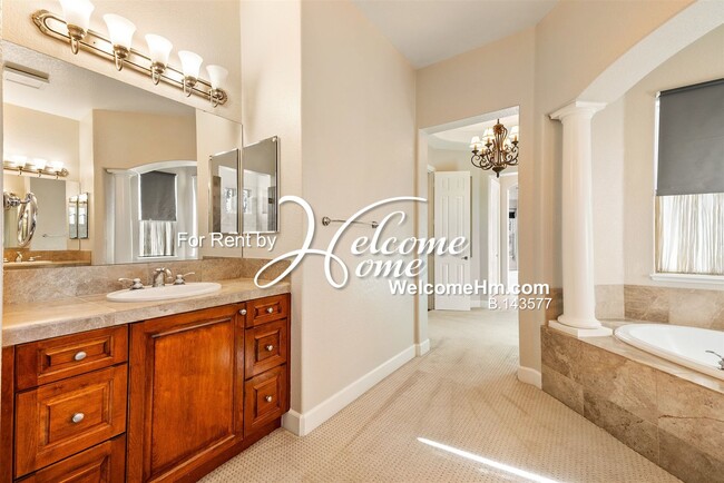 Building Photo - 15020 Redmond Lp