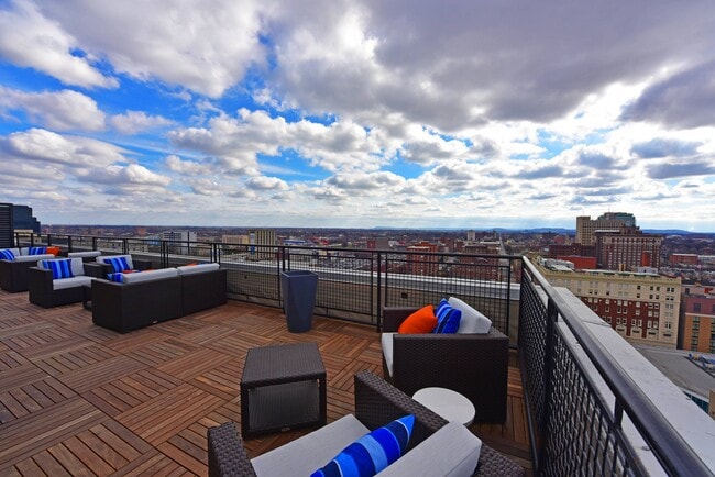 DSC_0423 - Vue at 3rd Street