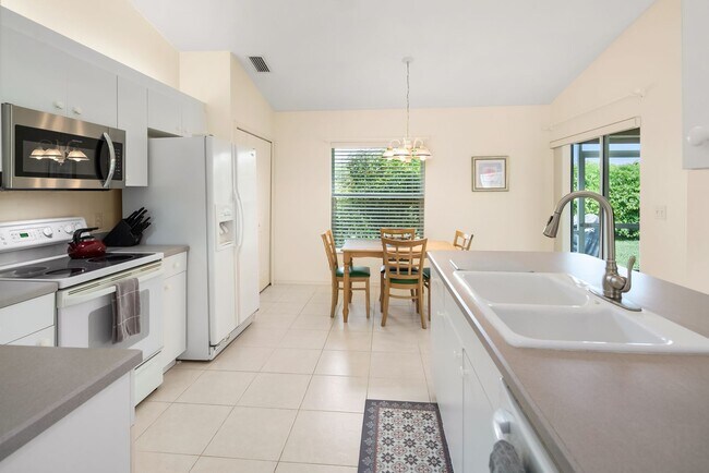 Building Photo - Cute and Cozy Family home on the Island.....Fully furnished..Available May 1-2026 at only $3650. ...