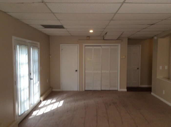 Building Photo - 4944 Tremont Dr NE