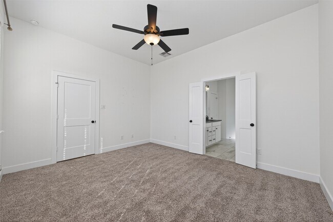 Building Photo - 177 Hidden Peak Dr