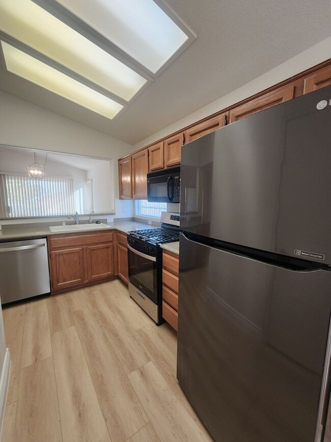 Building Photo - Single-Story 2-Bed | 55+ Community | Henderson