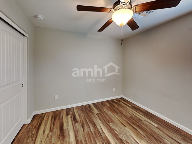 Building Photo - 20701 W Stone Hill Road