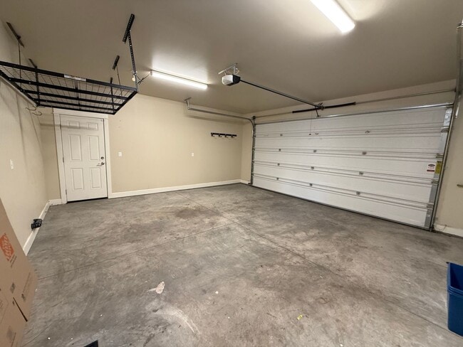 Building Photo - 3120 NE Marea Dr