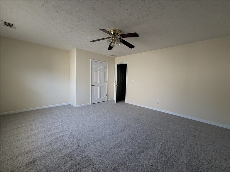 Building Photo - 1863 Skylar Leigh Dr
