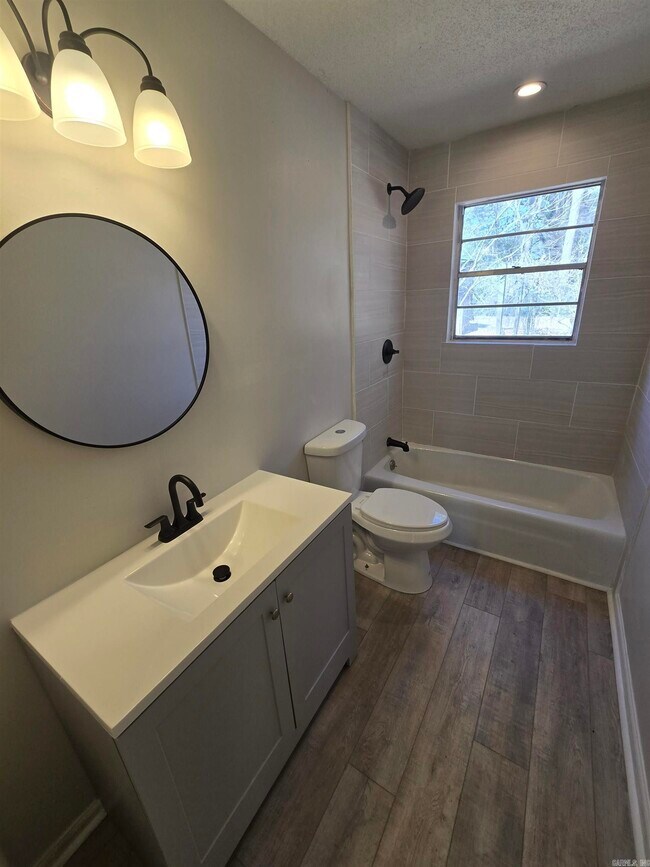Building Photo - 501 Bristol Dr
