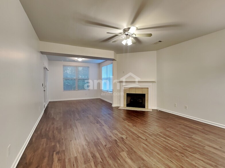 Building Photo - 4123 Oakstone Dr