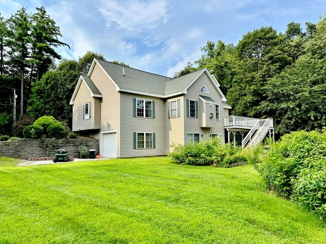 Building Photo - 17 Worthley Rd