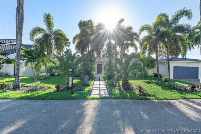 Building Photo - 207 Royal Palm Dr