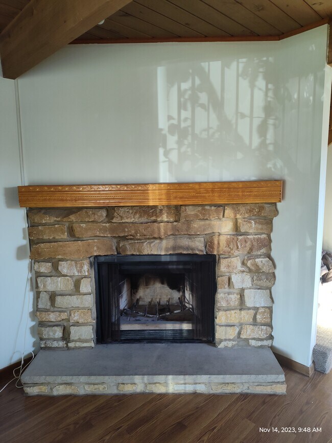 Building Photo - 434 Meadow Green Ln