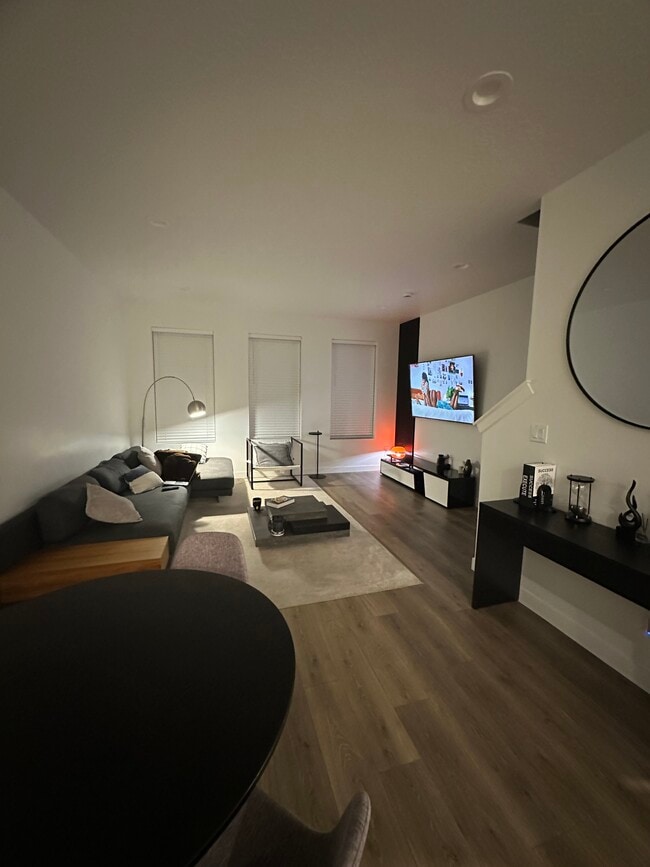 Building Photo - 7083 S Jordan Pkwy W