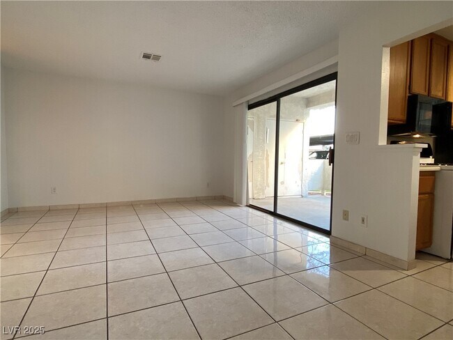 Building Photo - 4872 Nara Vista Way