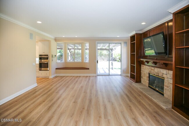 Building Photo - 1811 Fox Springs Cir