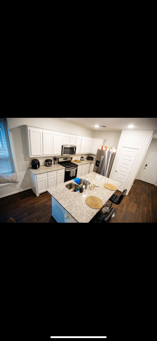 Building Photo - 2824 Journey Ln