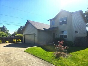 Building Photo - 3 Bedroom House in Cal Young Area