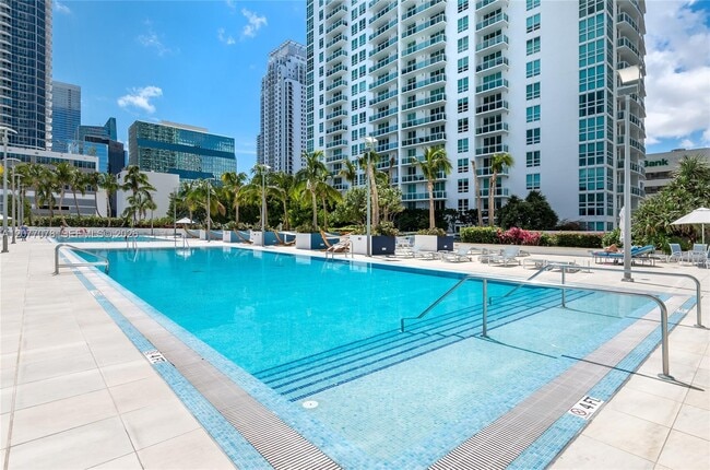 Building Photo - 951 Brickell Ave