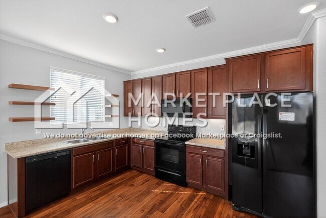 Building Photo - 5309 S 18th Pl