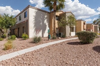 Building Photo - Recently renovated 3 br unit on 2nd floor of gated Desert Shores community