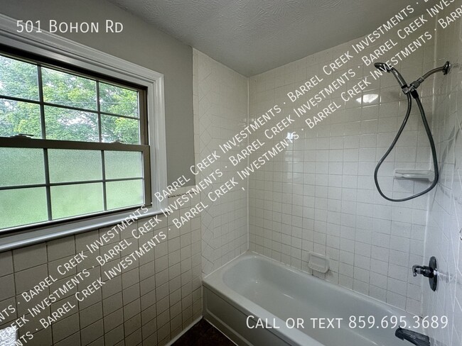 Building Photo - 501 Bohon Rd