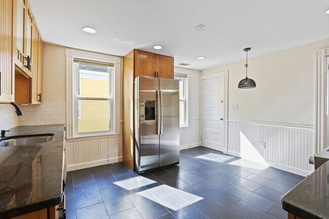 Building Photo - 30 Tuttle St