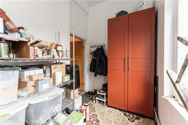 Building Photo - 1407 N Wicker Park Ave