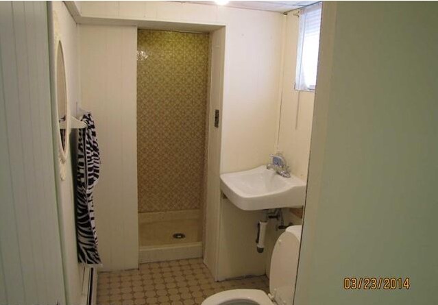 Basement Full Bath - 298 Luddington Ave