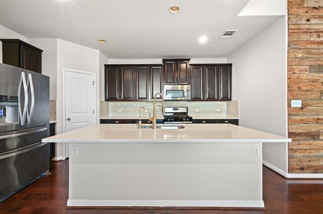 Building Photo - 351 Wincliff Dr