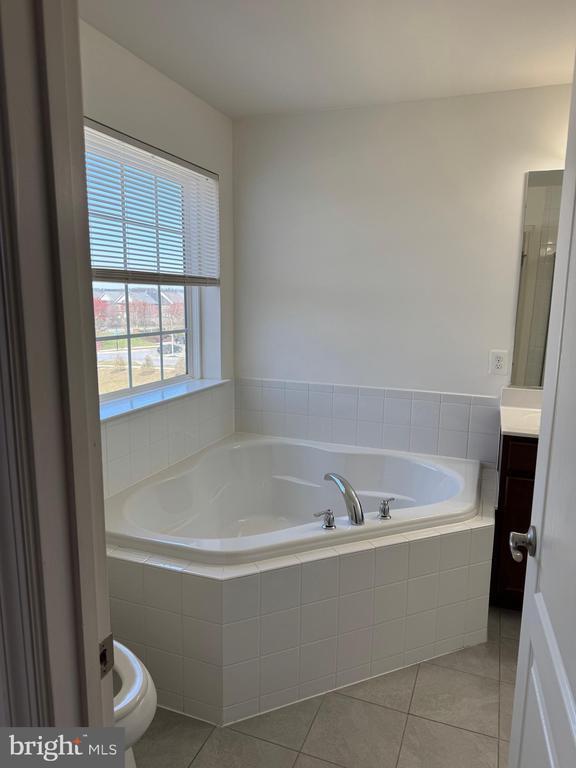 Building Photo - 9610 Eaves Dr