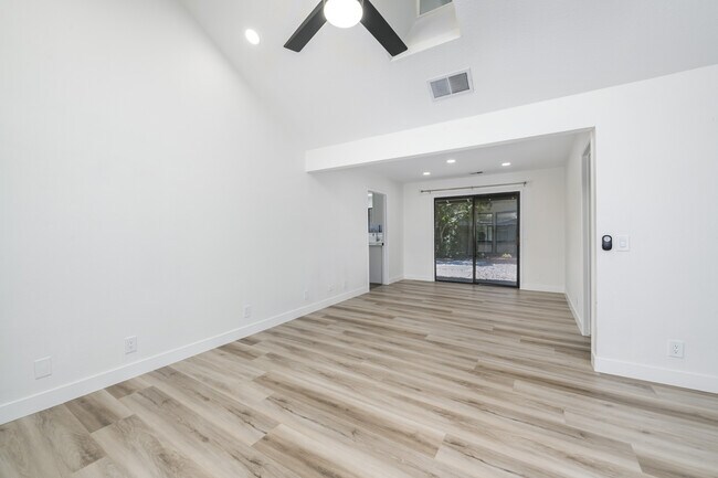 Building Photo - 1704 Humboldt Ave