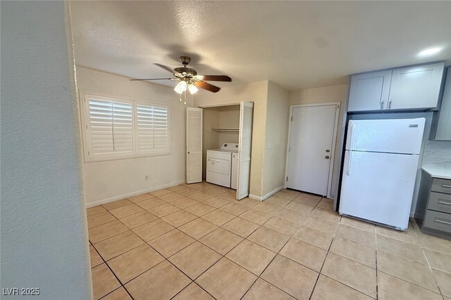 Building Photo - 9300 Cool Creek Ave