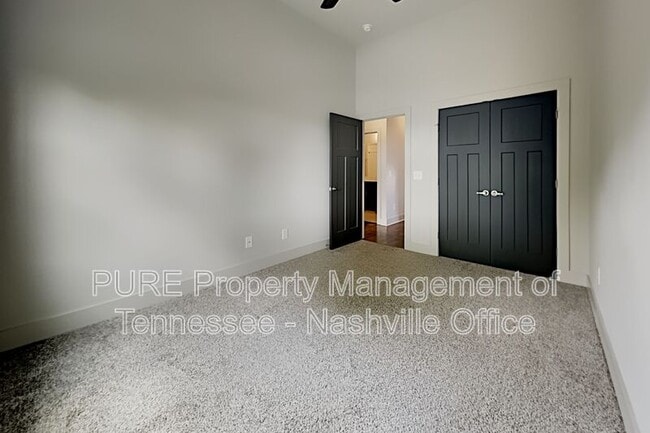 Building Photo - 634B Vernon Ave