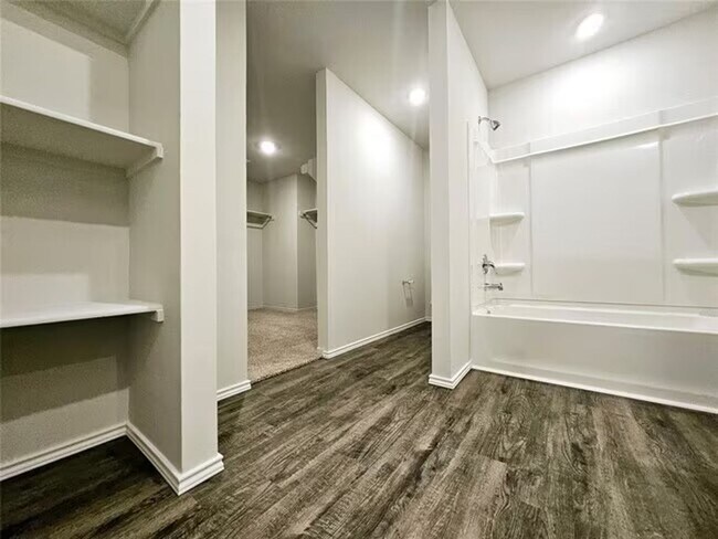 Building Photo - 4 Bed / 2 Bath Home in El Reno