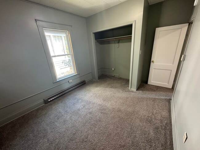 Building Photo - Incredible Downtown Location - 3 BR Home j...