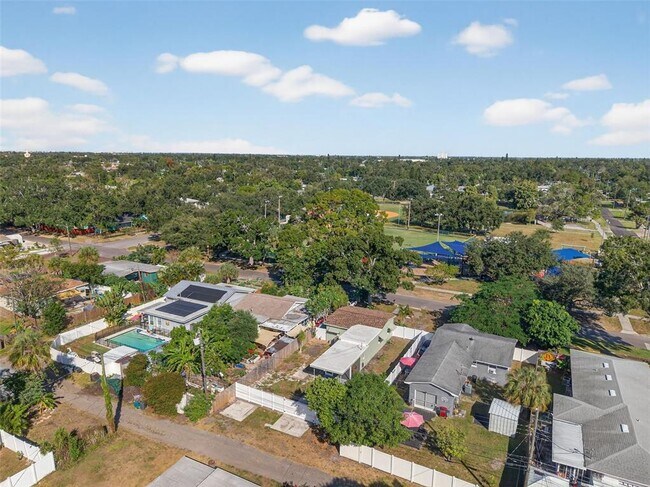 Building Photo - 5410 19th Ave S