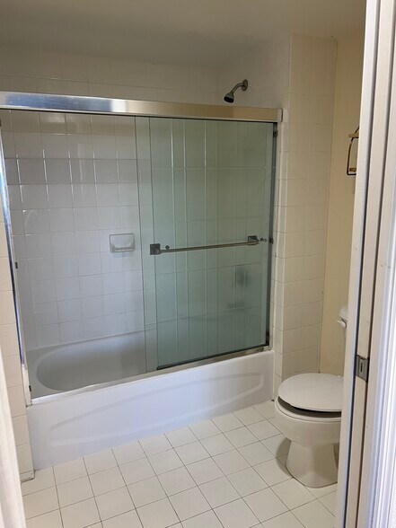 Building Photo - 816 NW 11th St