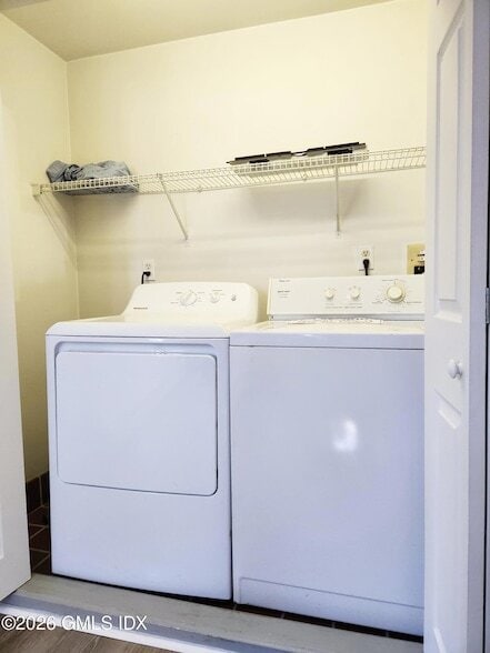 Building Photo - 77 Valley Rd