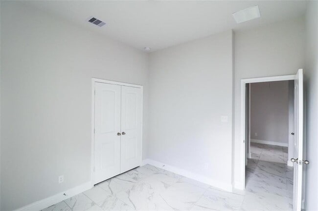 Building Photo - 10106 Water Harbor Dr
