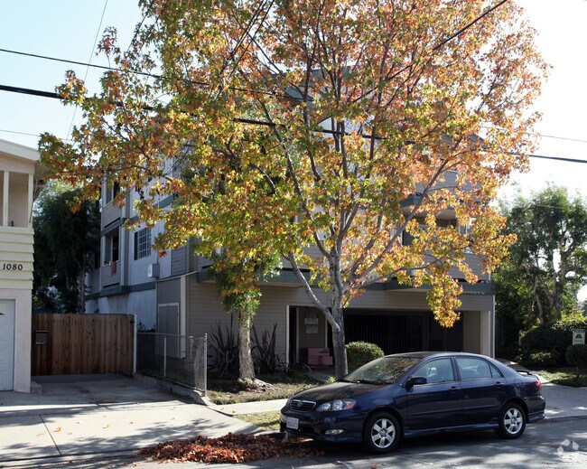 Building Photo - 1070 Loma Ave