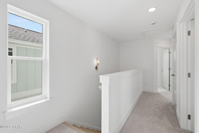 Building Photo - 924 Grace Ave