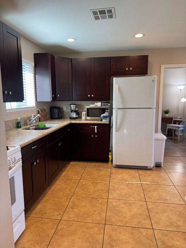 Building Photo - Furnished 2 Bed 1 Ba home in Bonita!