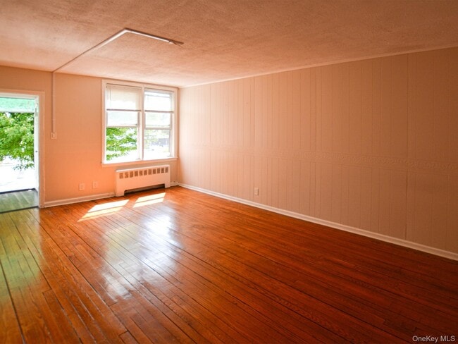 Building Photo - 84-26 Little Neck Pkwy