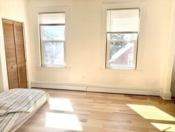 Building Photo - 23 Monmouth St